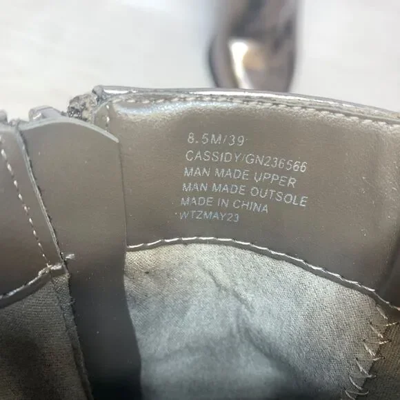 BCBG Size 8.5 Ankle Boots Cassidy Metallic Silver Pointed Harness Heel Western - Picture 8 of 10